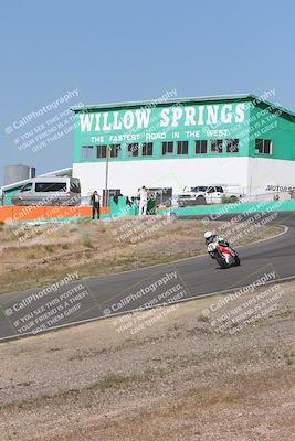 media/Apr-20-2025-AHRMA (Sun) [[393a79c373]]/Race/Group 11 early race/Turn 4b/